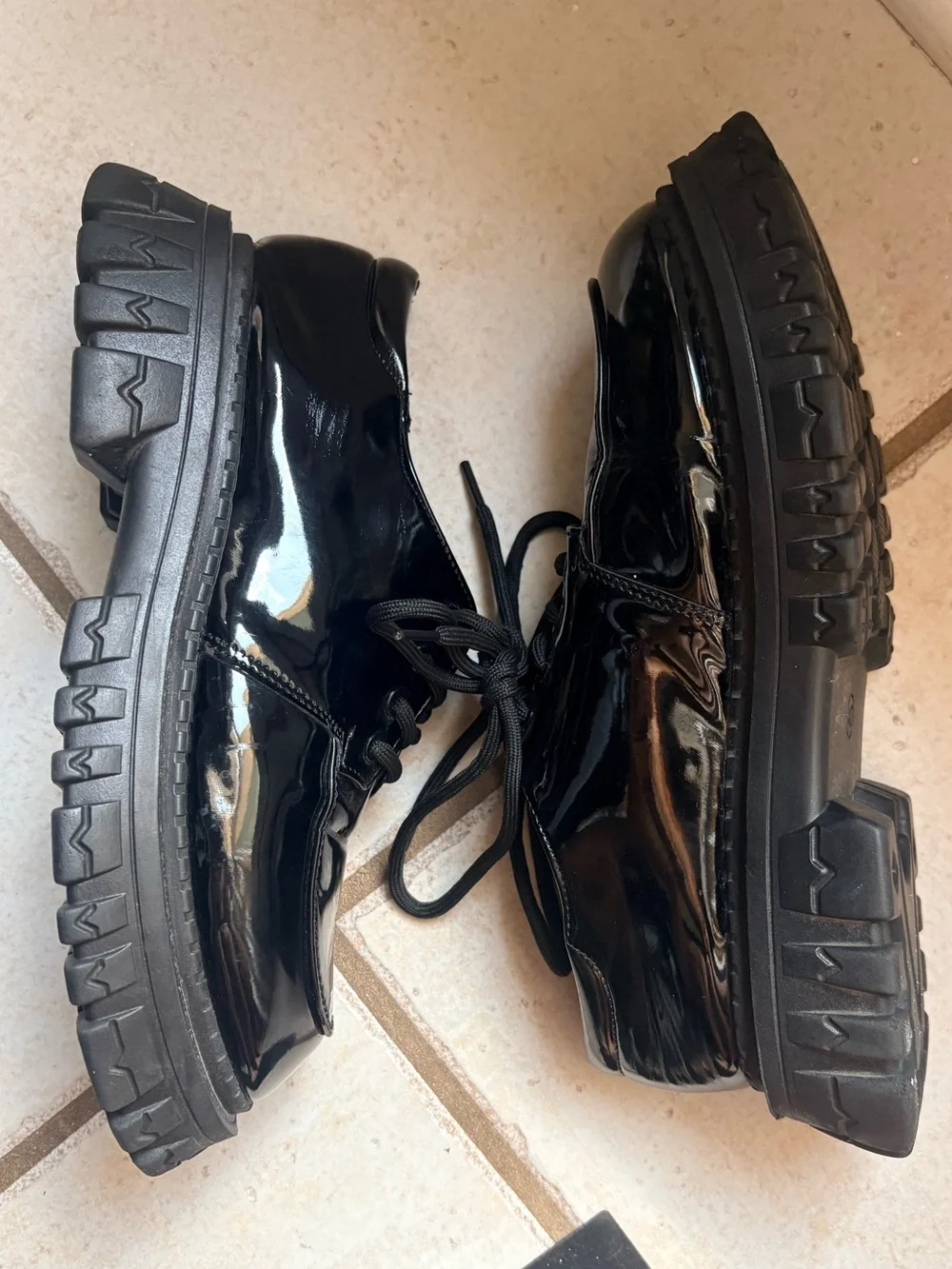 Black Patent Leather Lace-Up Chunky Sole Shoes with Plaid Lining